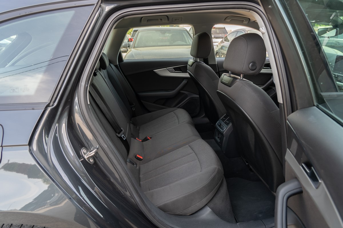 Audi A4
 2,0 TDI