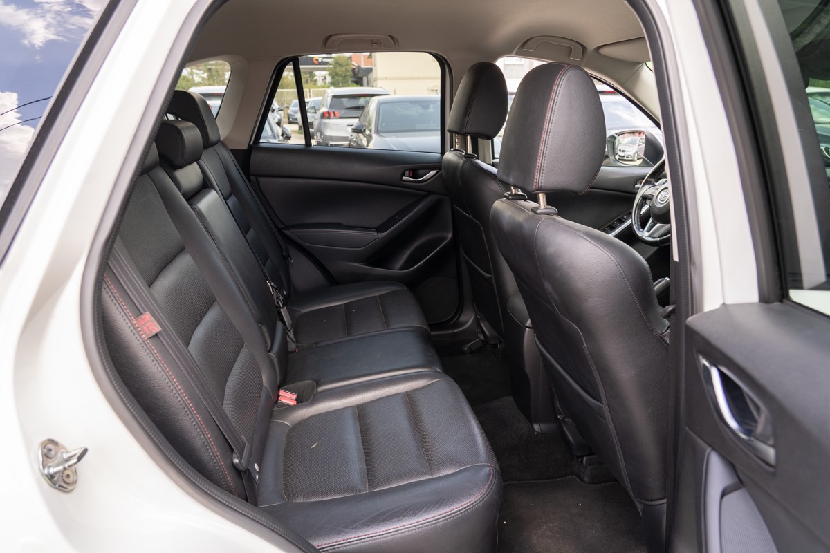 Mazda
 CX-5 2,2 D