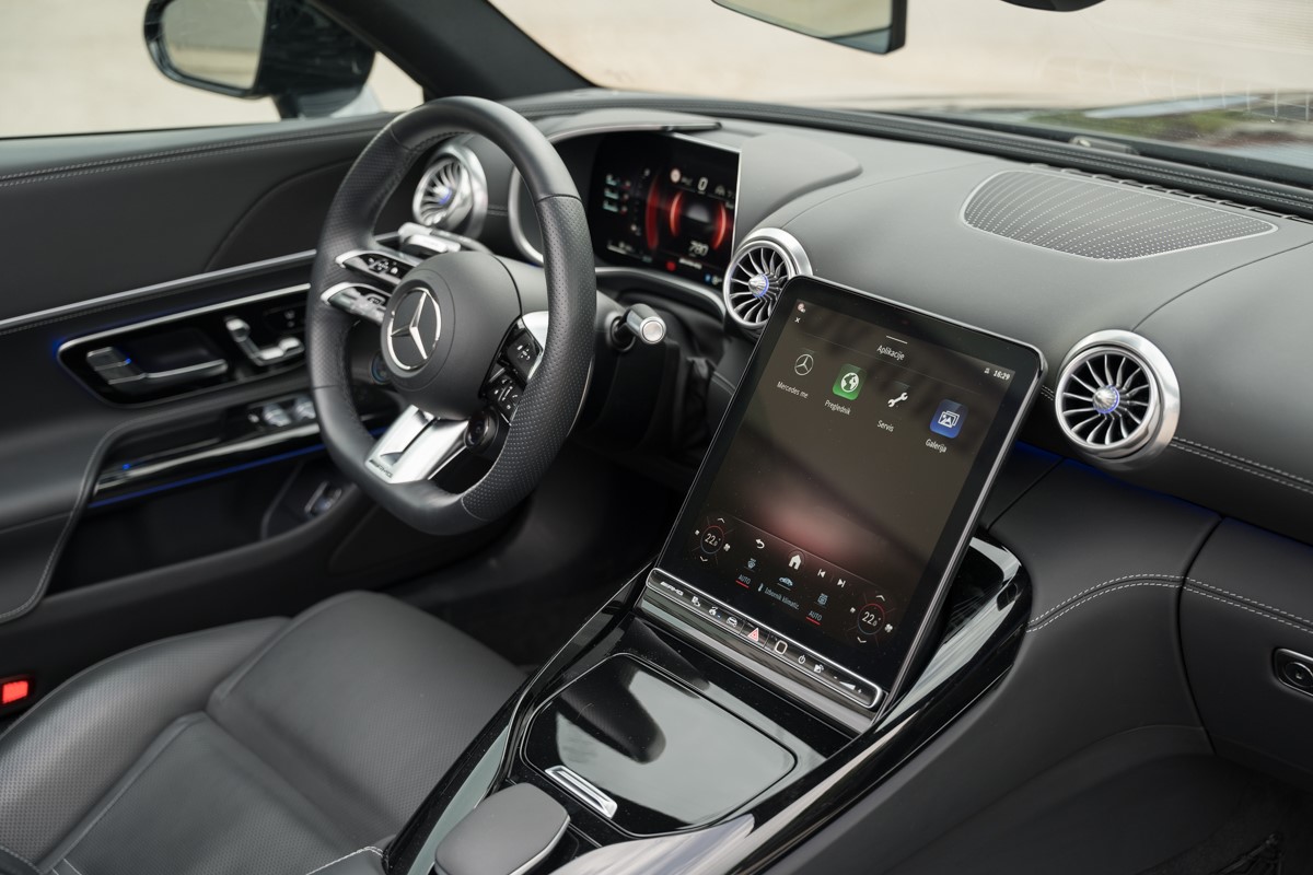 Mercedes-Benz SL-Class
 43 AMG