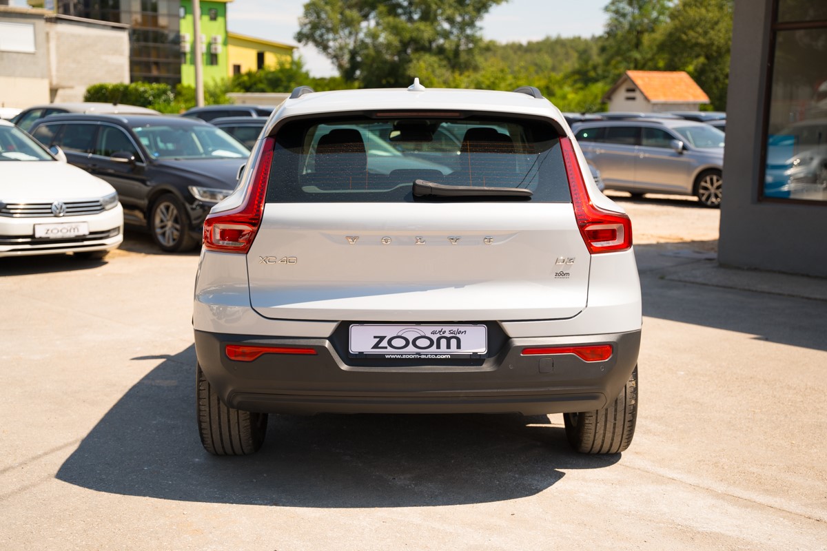 Volvo
 XC40 2.0  D3