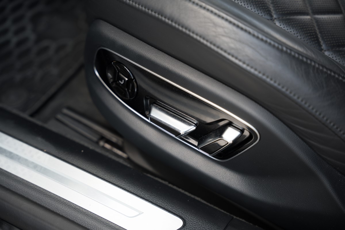 Audi A8
 3.0 TDI S line QUATTRO