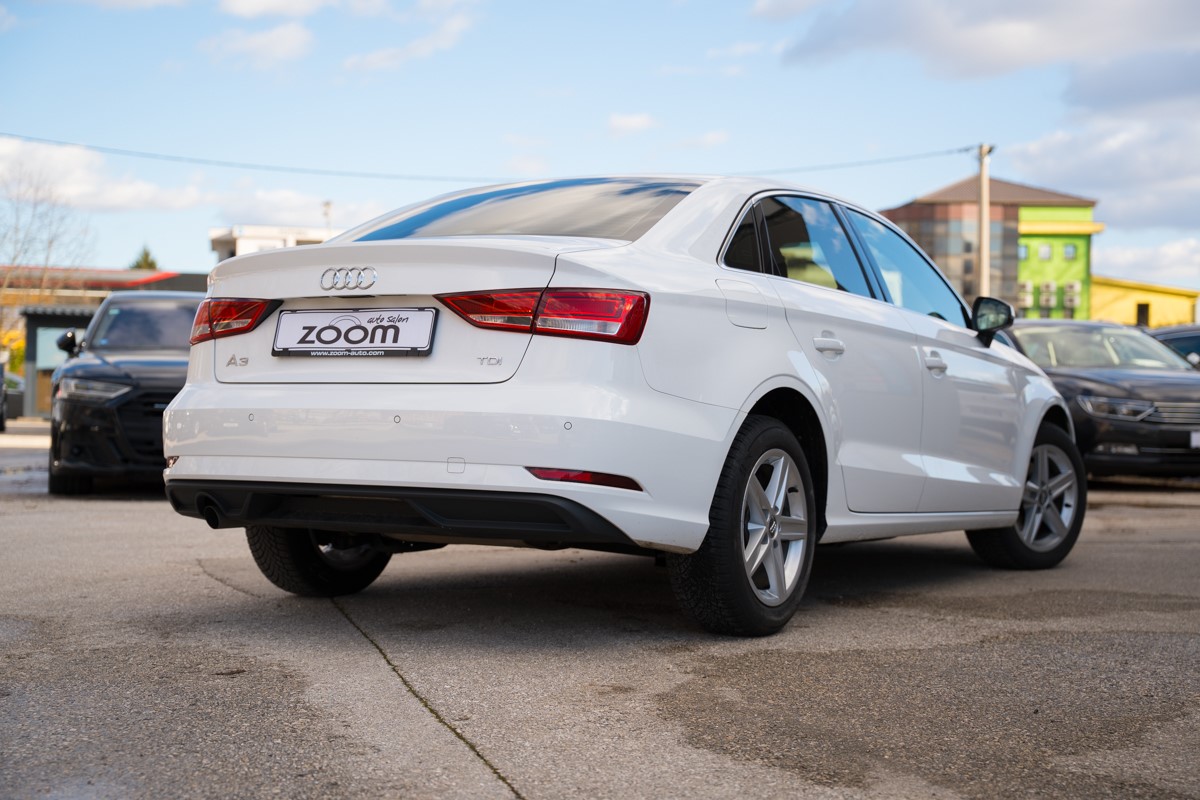 Audi A3
 1.6 TDI S-tronic