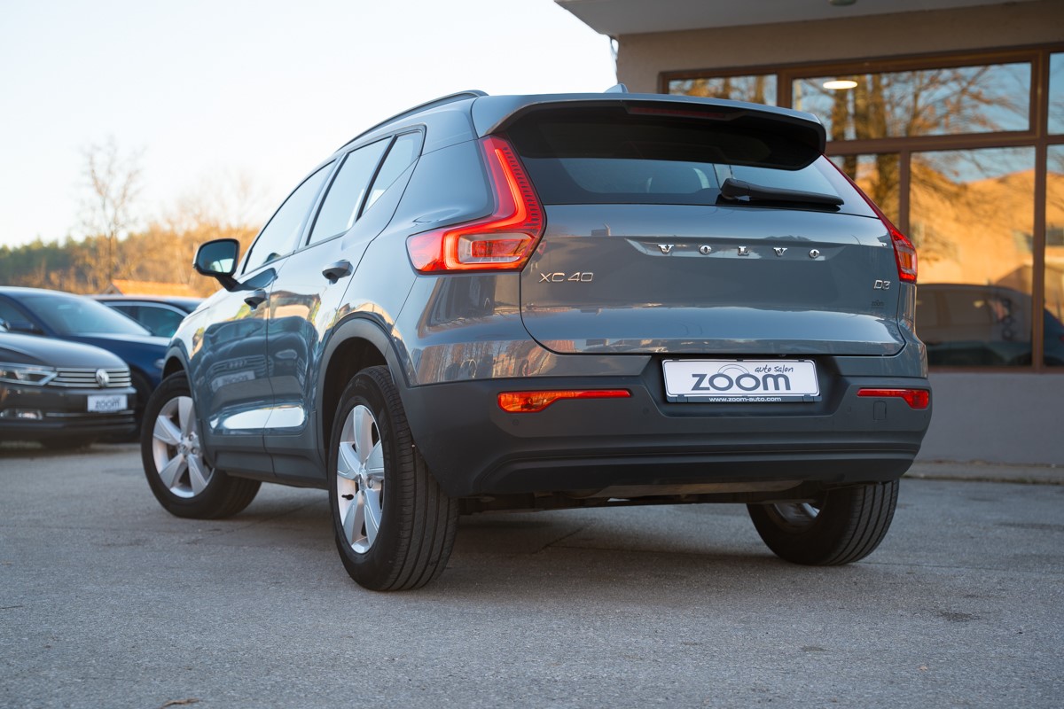 Volvo
 XC40 2.0 D D3