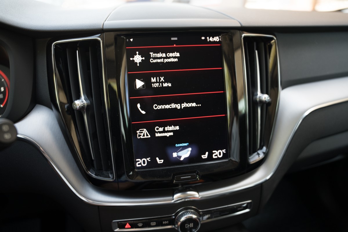 Volvo
 XC60 2.0 D B4 AWD