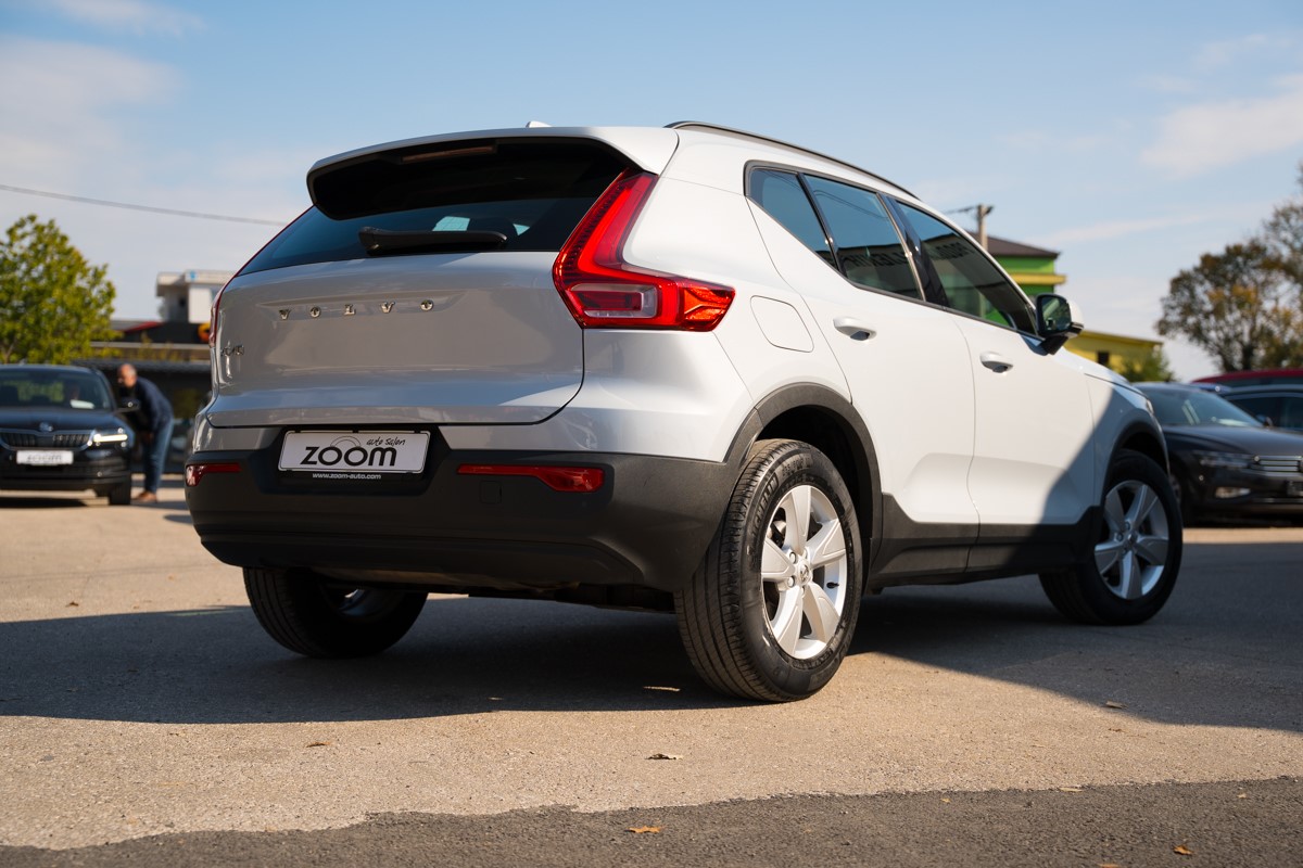 Volvo
 XC40 2.0 D
