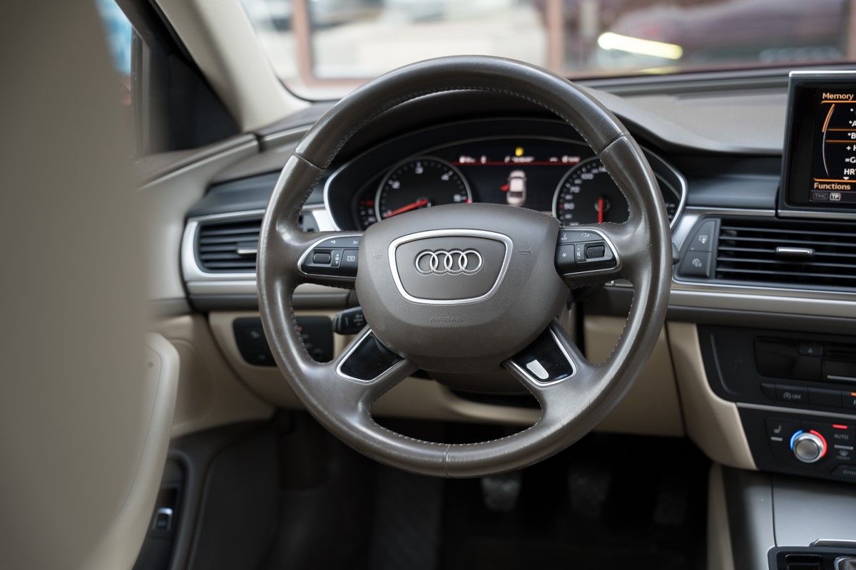 Audi A6
 2.0 TDI