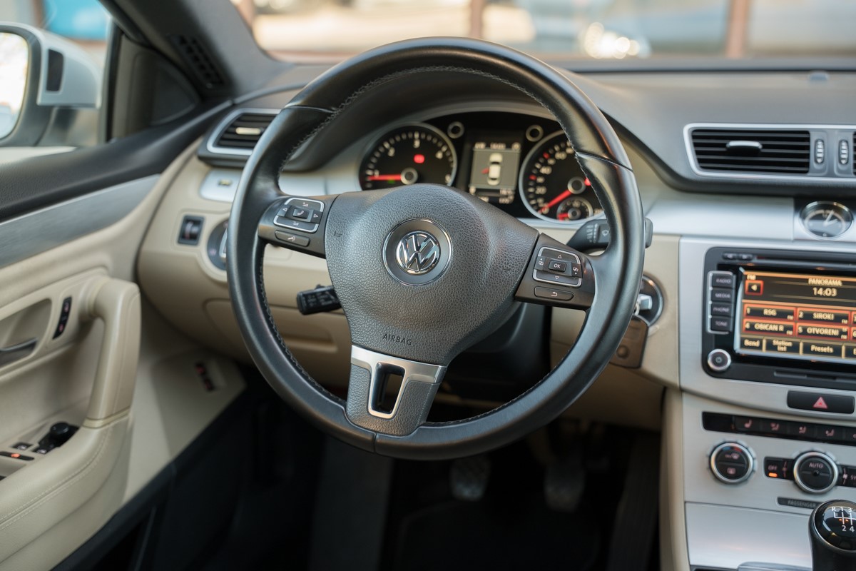 Volkswagen CC
 2.0 TDI 