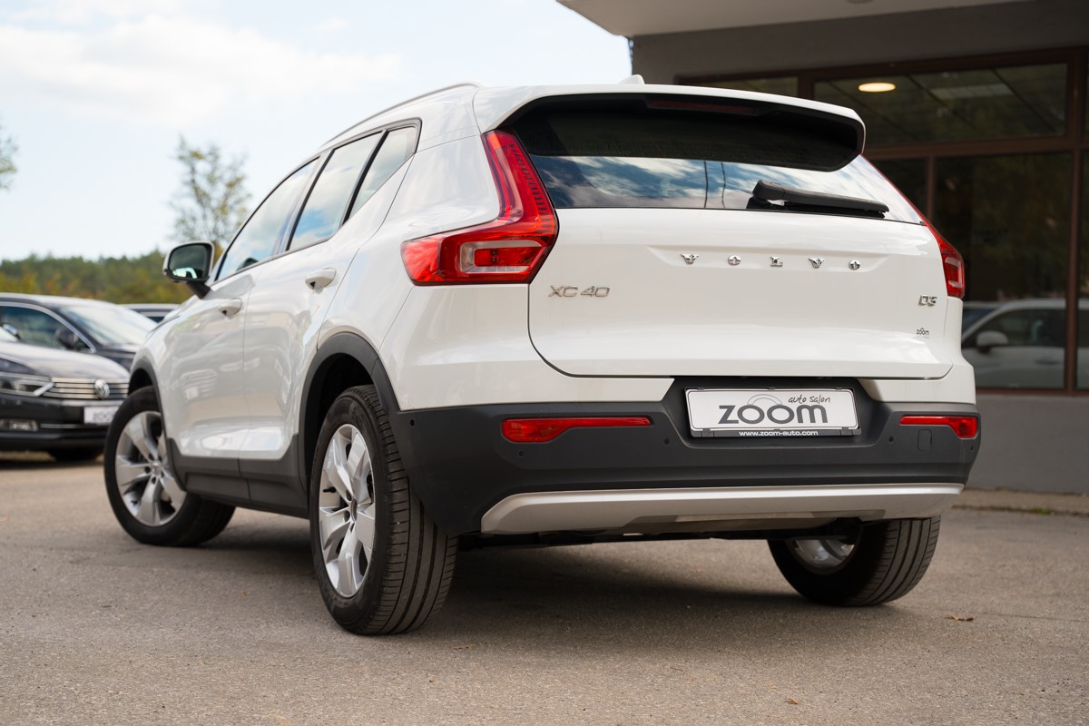 Volvo
 XC40 2.0 D