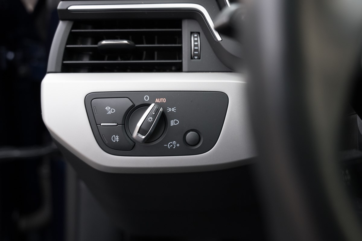 Audi A5
 2.0 TDI SPORTBACK