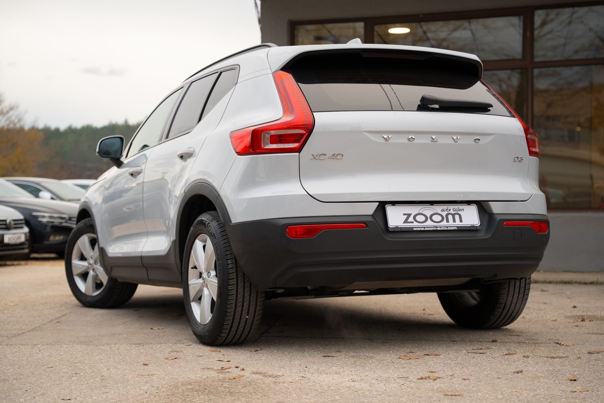 Volvo
 XC40 2.0 D D3