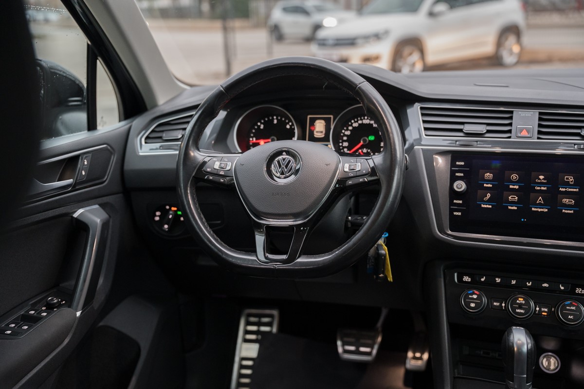 Volkswagen Tiguan
 2.0 TDI DSG 4MOTION