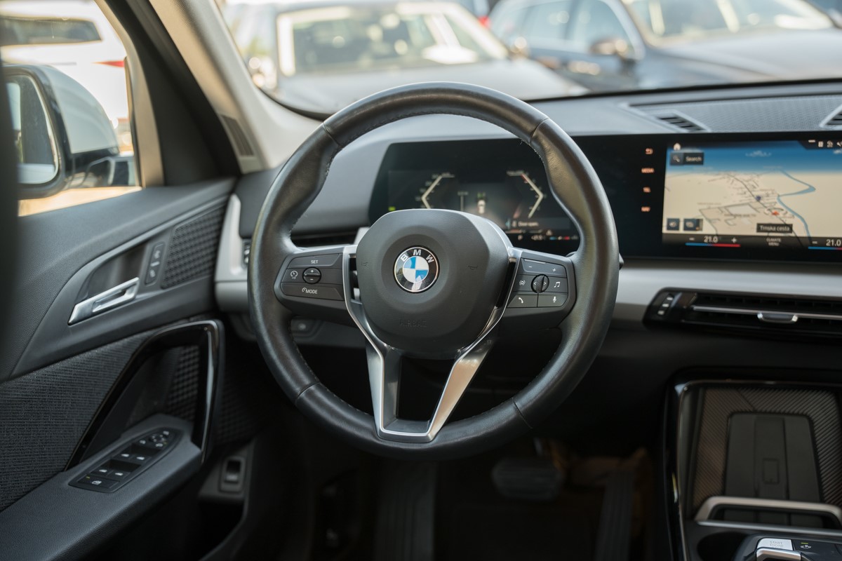 BMW
 X1 18 d sDrive