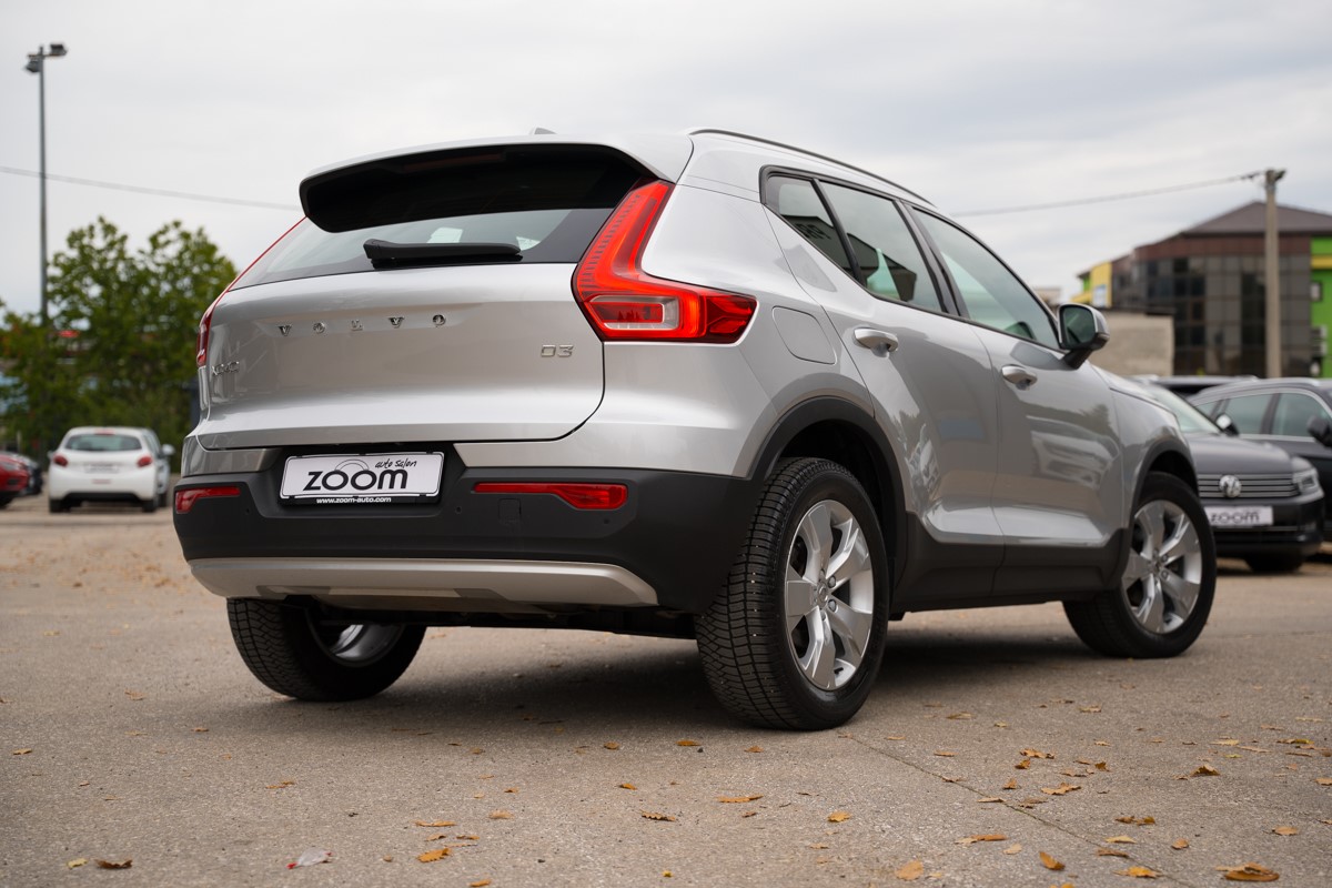 Volvo
 XC40 2.0 D D3