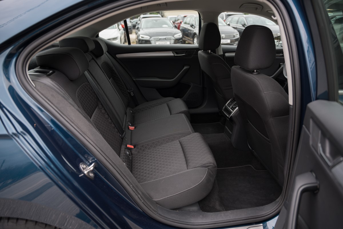 Škoda Superb 1.6 TDI DSG