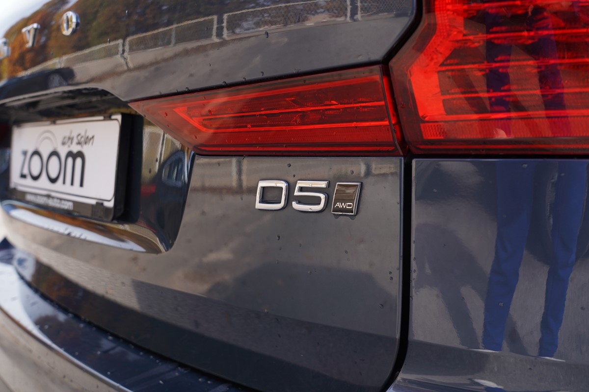 Volvo
 XC60 2.0 D5 ECO BUSINESS