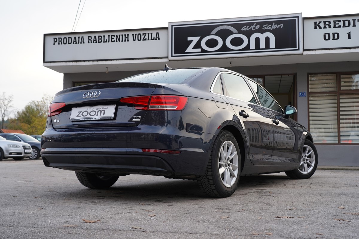 Audi A4
 2.0 TDI