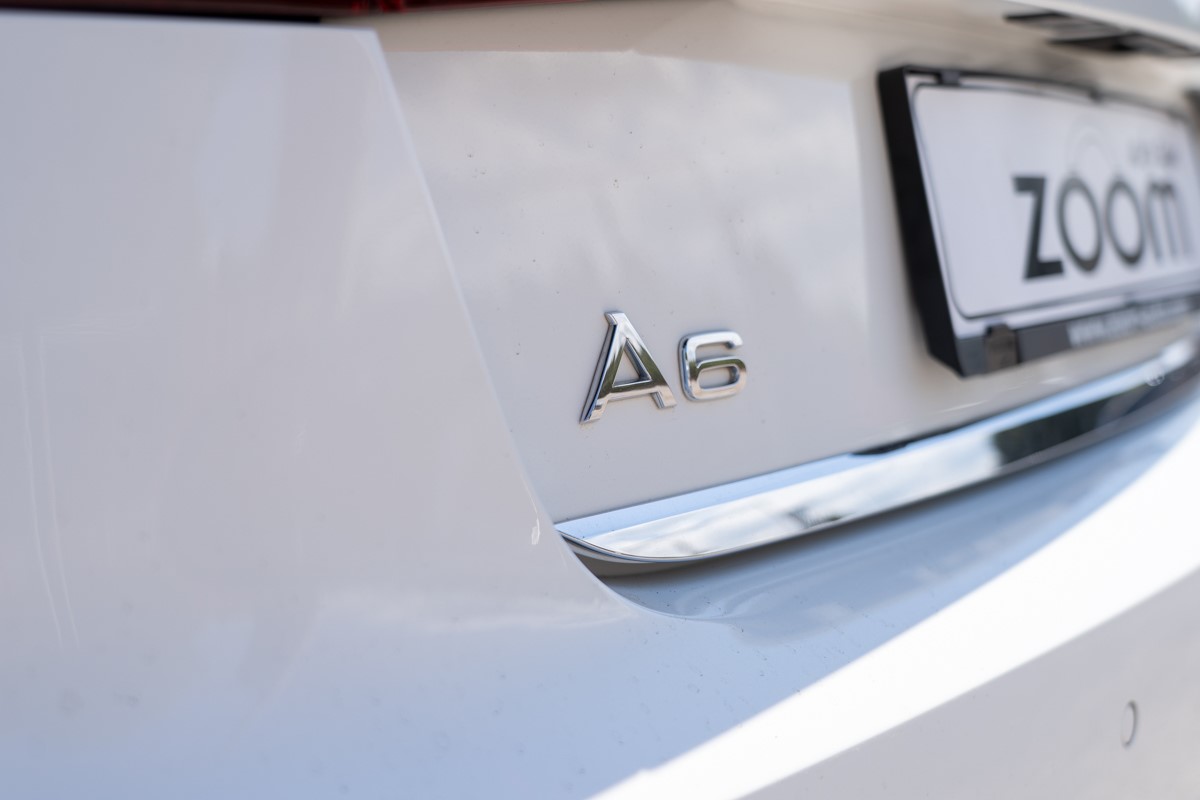 Audi A6
 2,0 TDI S-line