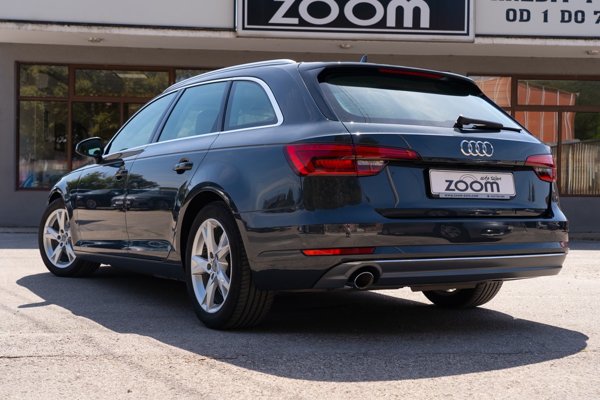 Audi A4
 2.0 TDI Executive Plus