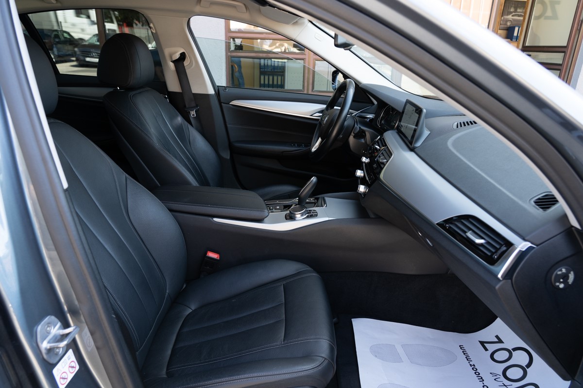 BMW
 5-Series 520d