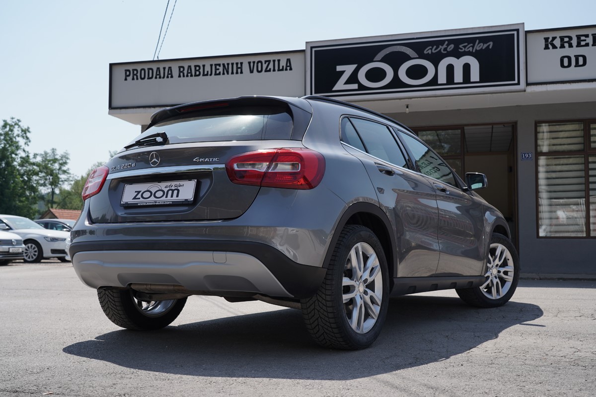 Mercedes-Benz GLA 220 D 4MATIC
