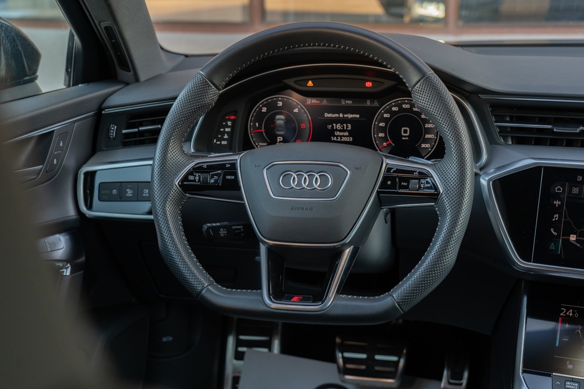 Audi A6
 50 TDi Sport Quattro Tiptronic