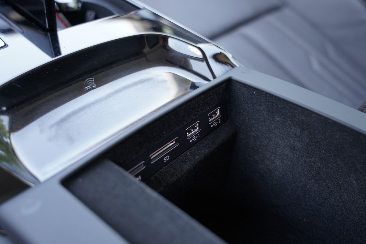 Audi A8
 50 TDI Quattro Tiptronic