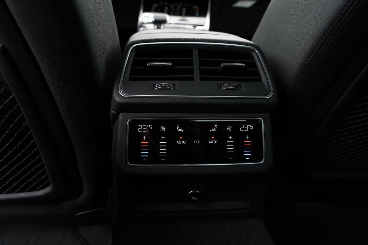 Audi A6
 50 TDI Sportline Quattro