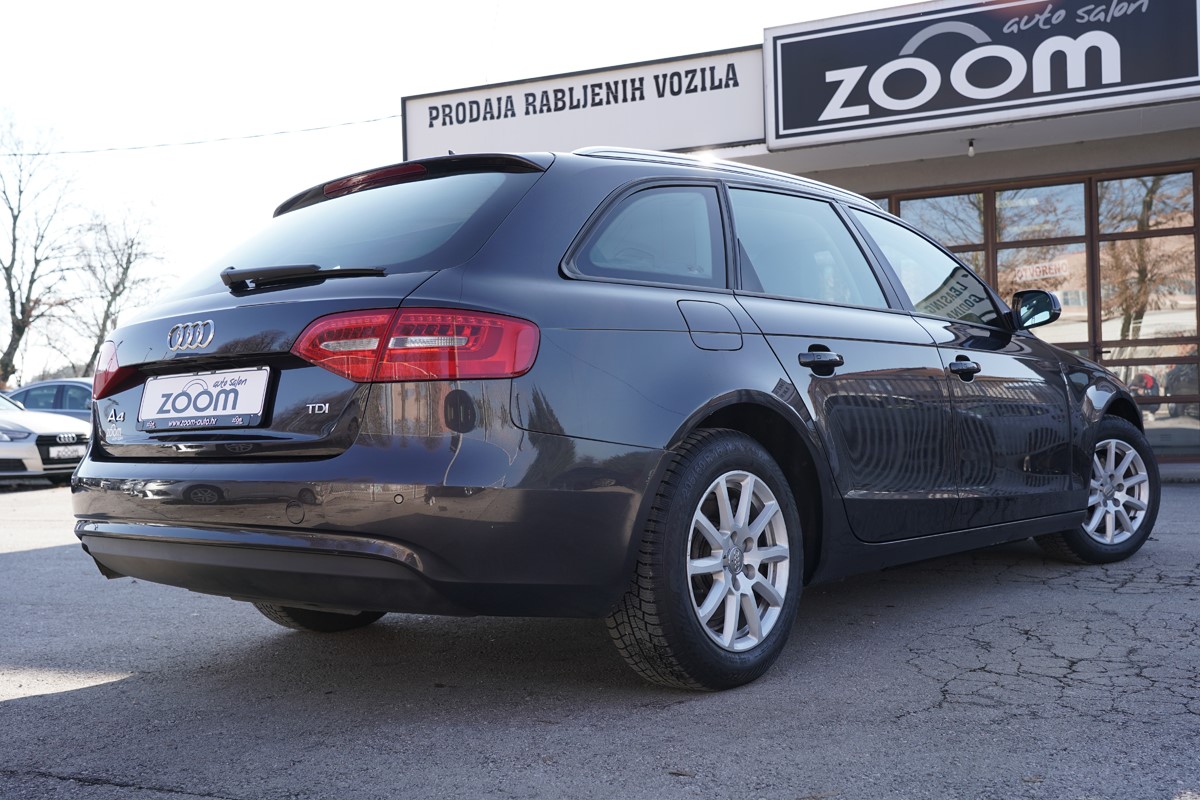 Audi A4
 2.0 TDI