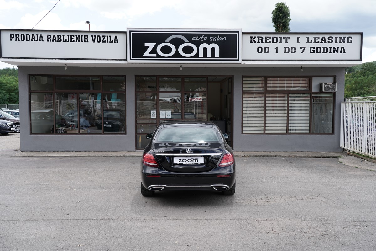 Mercedes-Benz E-Class
 220 D Avantgarde 