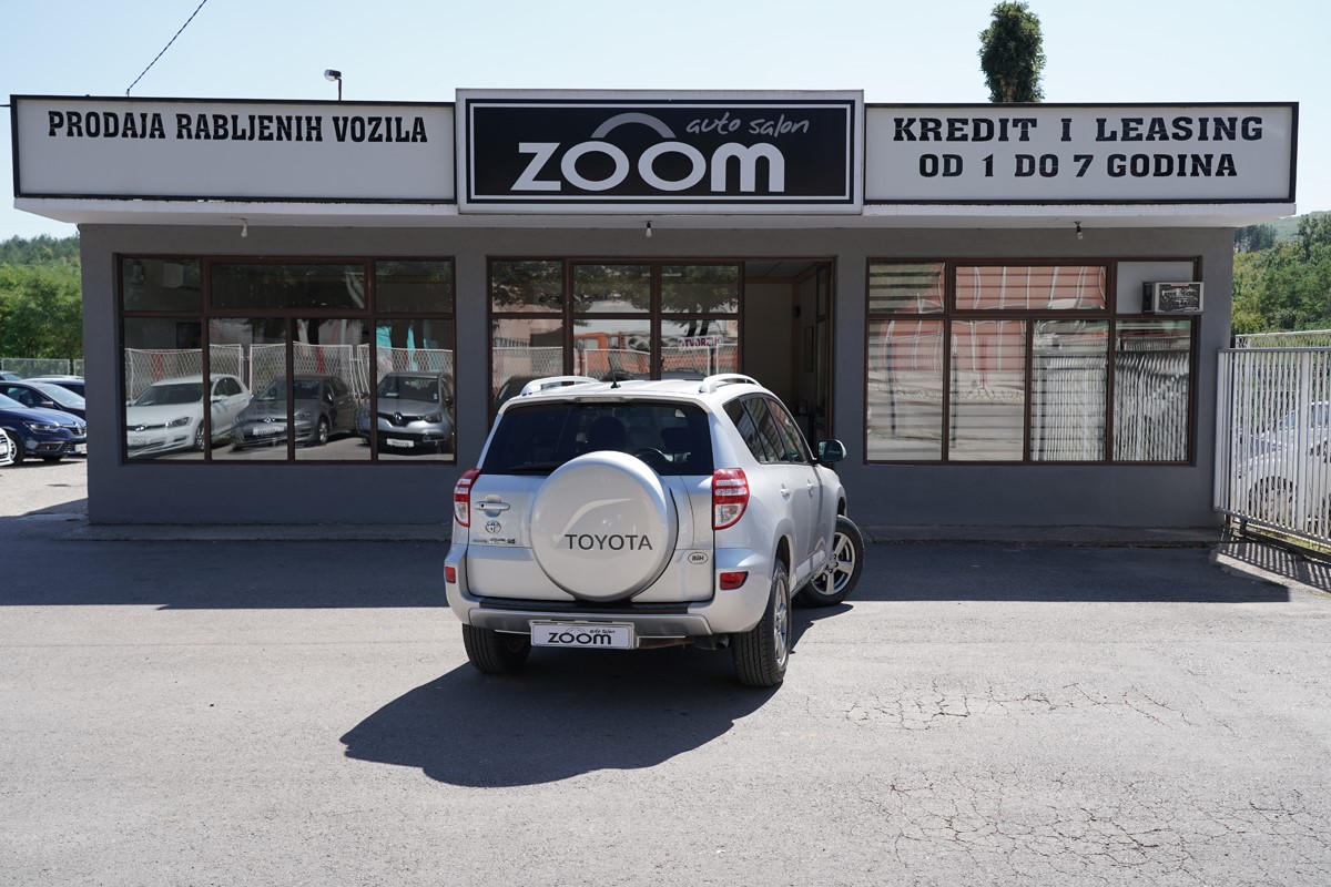 Toyota
 RAV4
 2,2 D