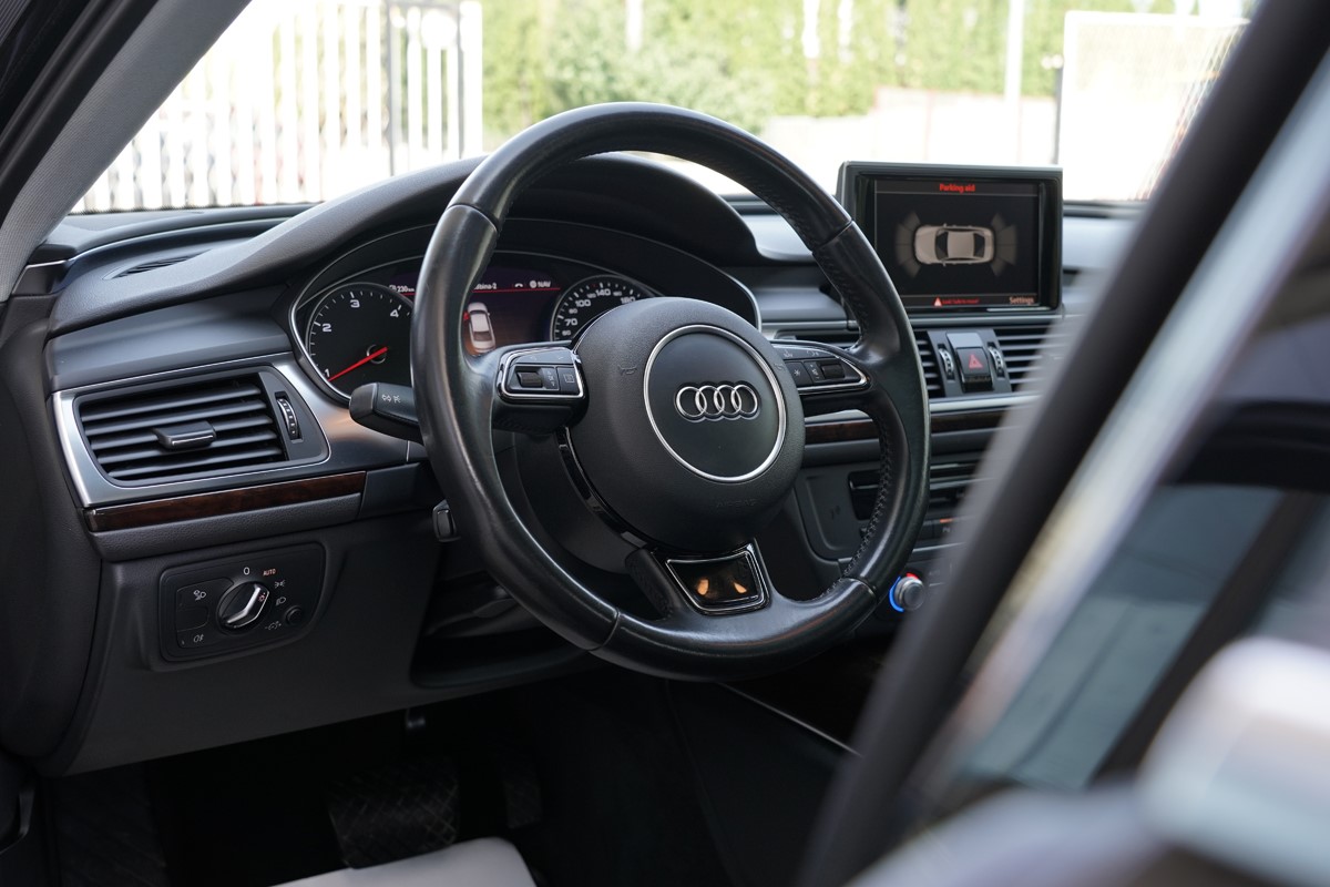 Audi A6
 3.0 TDI QUATTRO