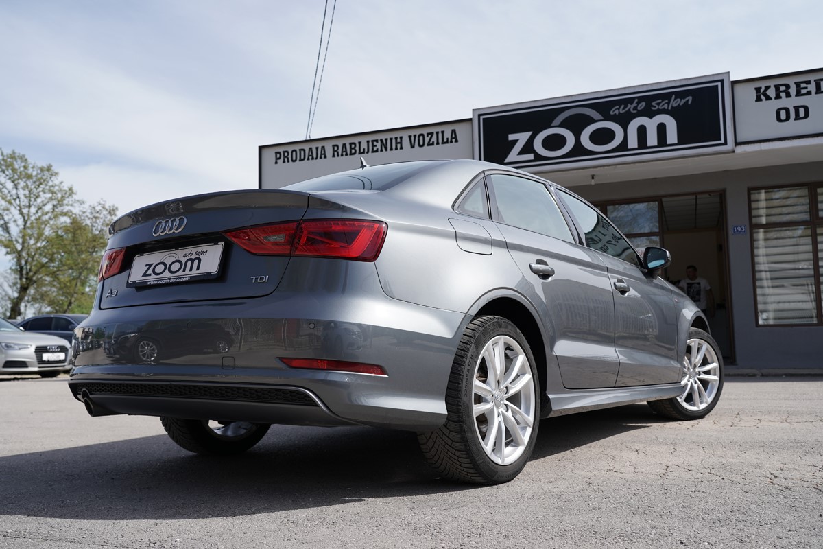 Audi A3
 1.6 TDI S-line Berline