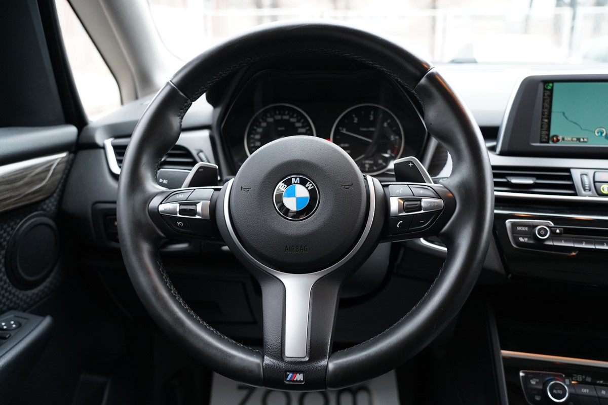 BMW
 2-Series 218 d AUTOMATIK !