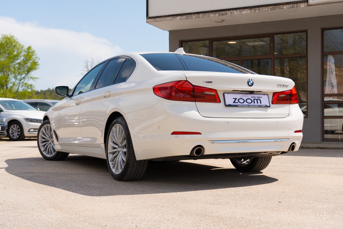 BMW
 5-Series 520d xDrive