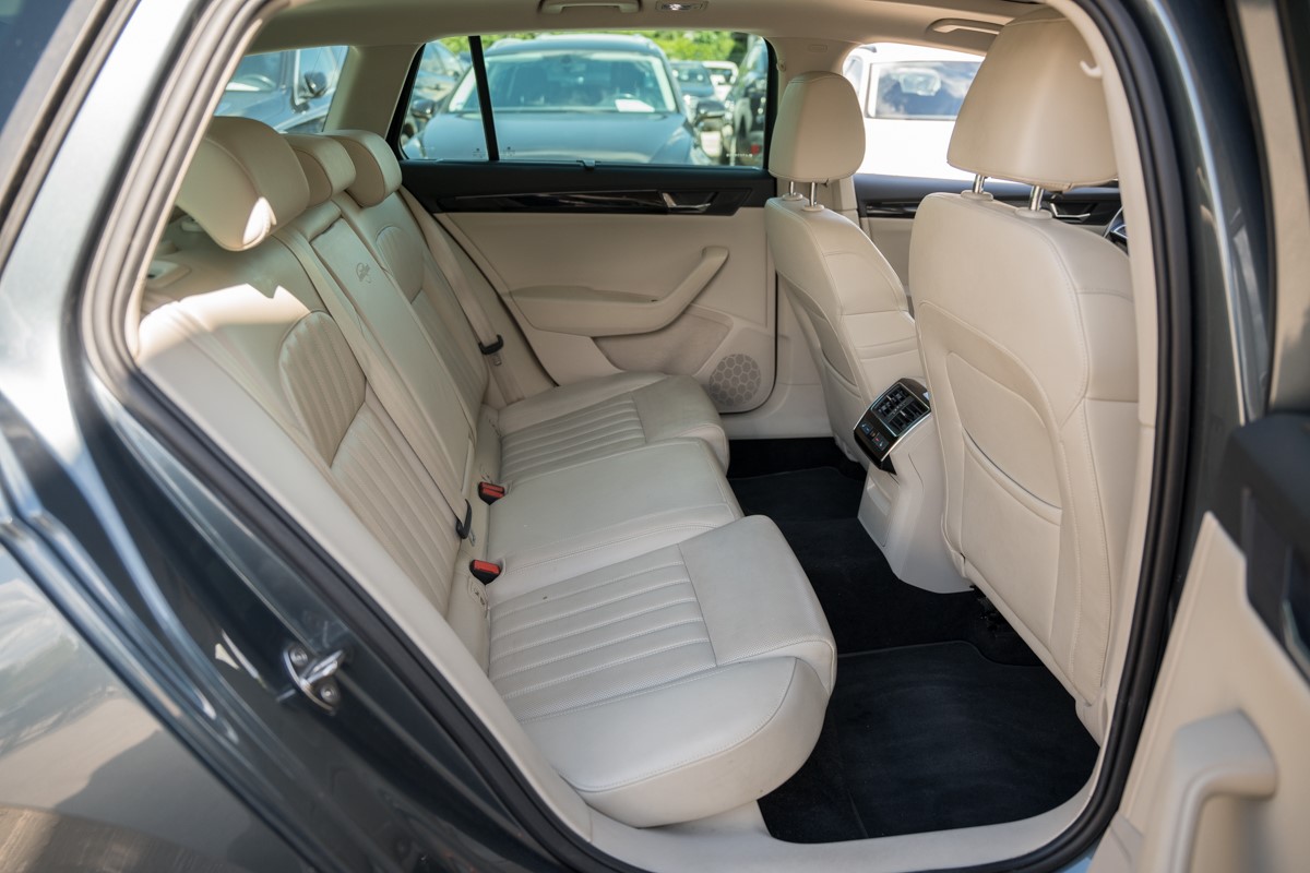 Škoda Superb 2.0 TDI DSG L&K