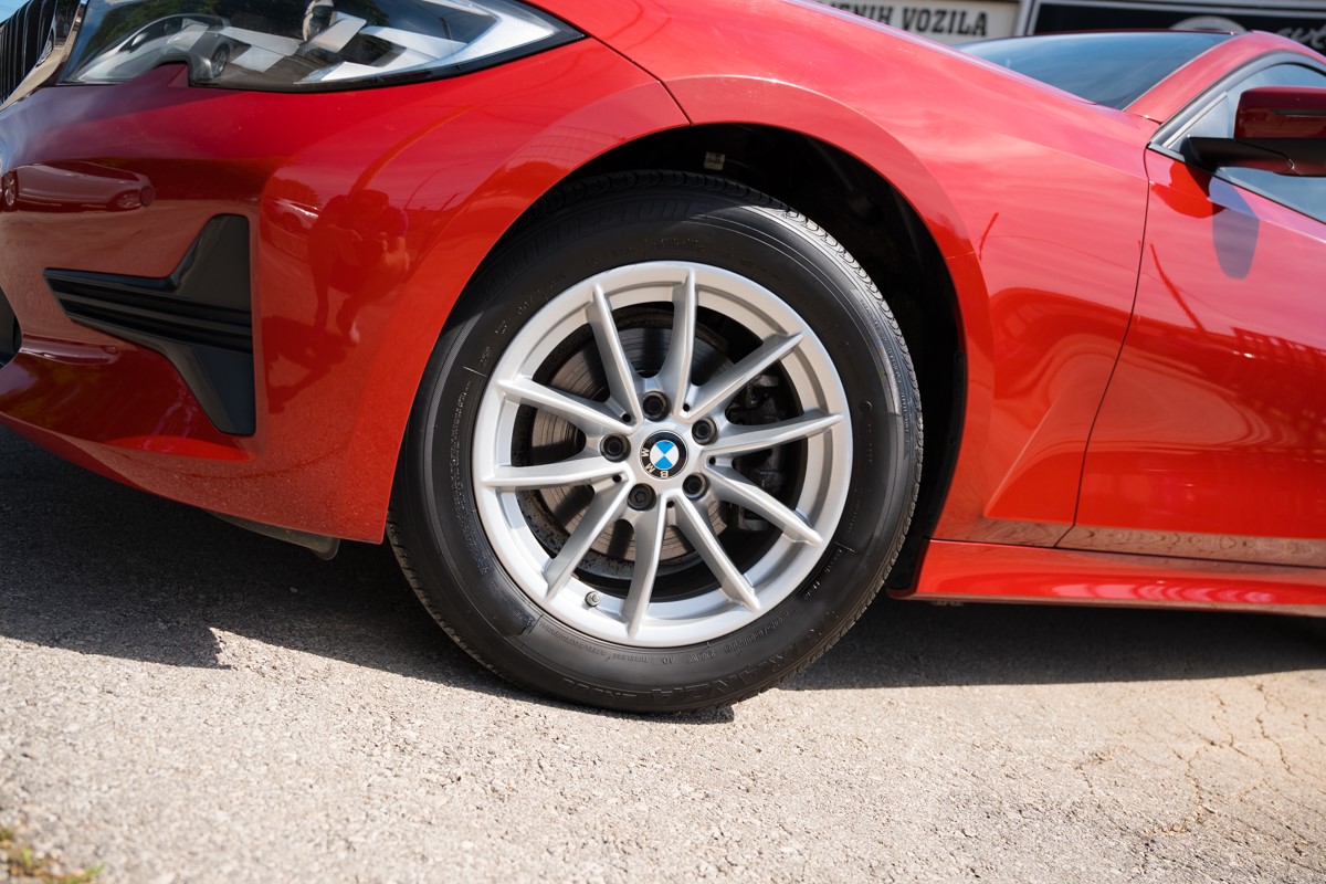 BMW
 3-Series 318D 