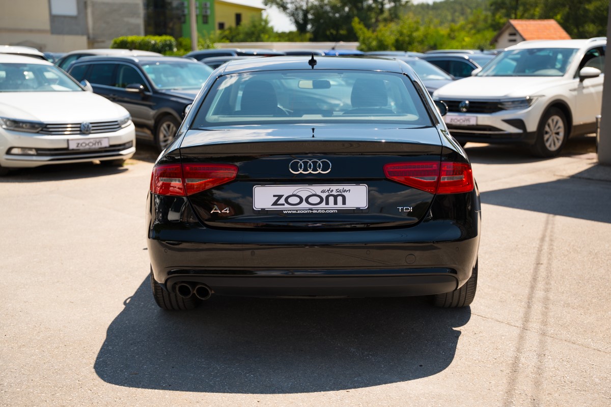 Audi A4
 2.0 TDI