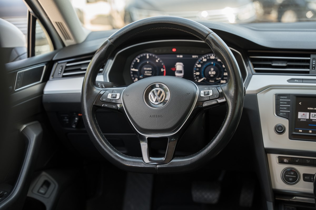 Volkswagen Passat 2.0 TDI DSG R-line