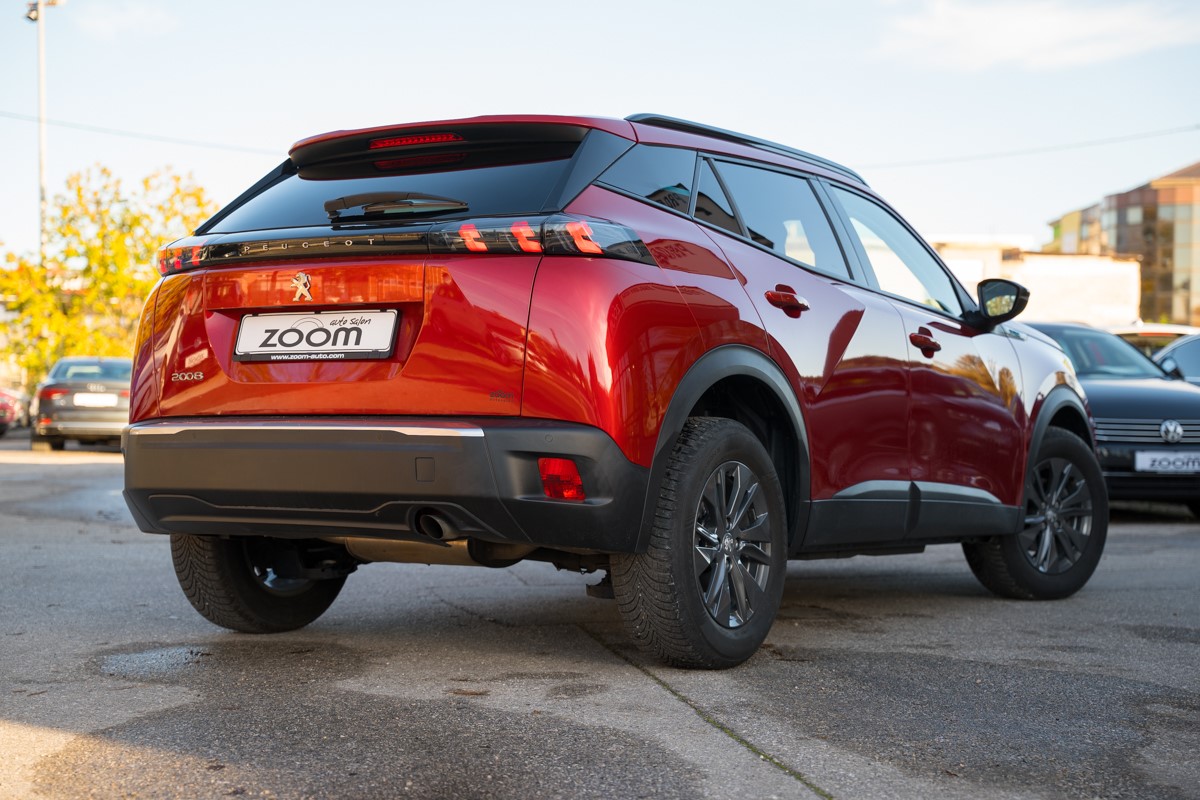Peugeot 2008 1.2 PureTech STYLE