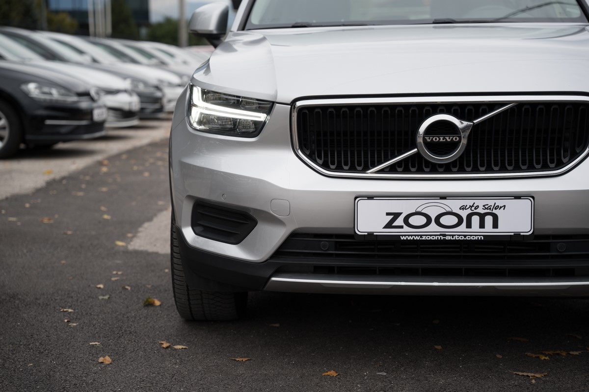 Volvo
 XC40 2.0 D D3