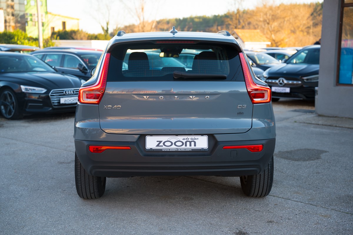 Volvo
 XC40 2.0 D D3