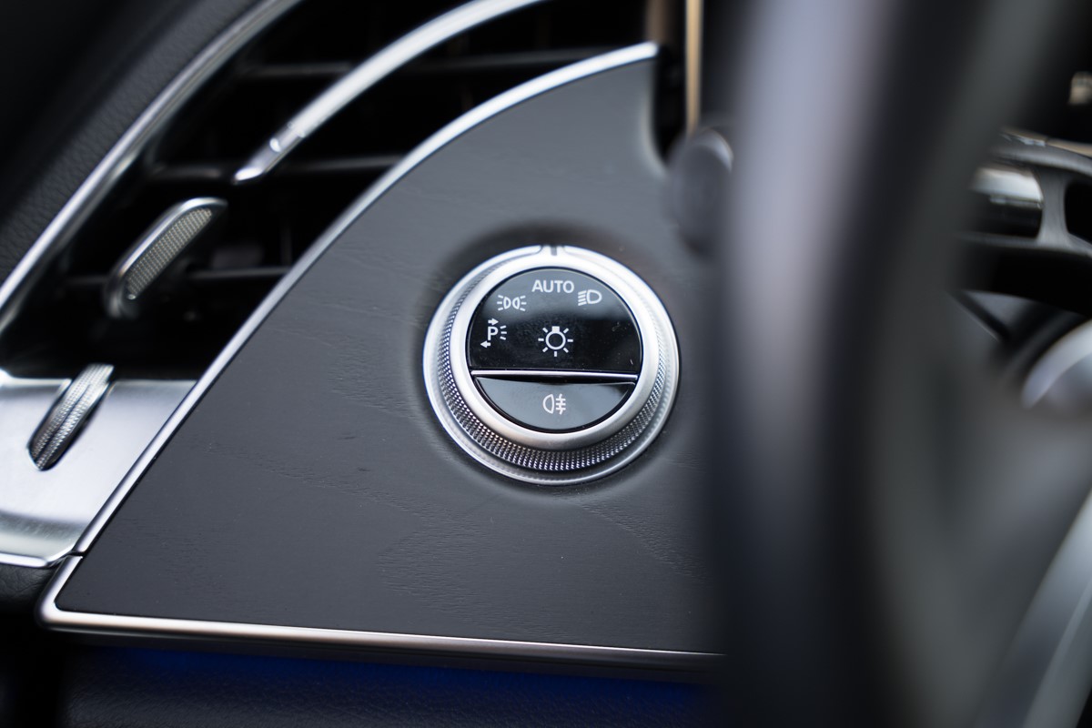 Mercedes-Benz E-Class
 220d Luxury Line