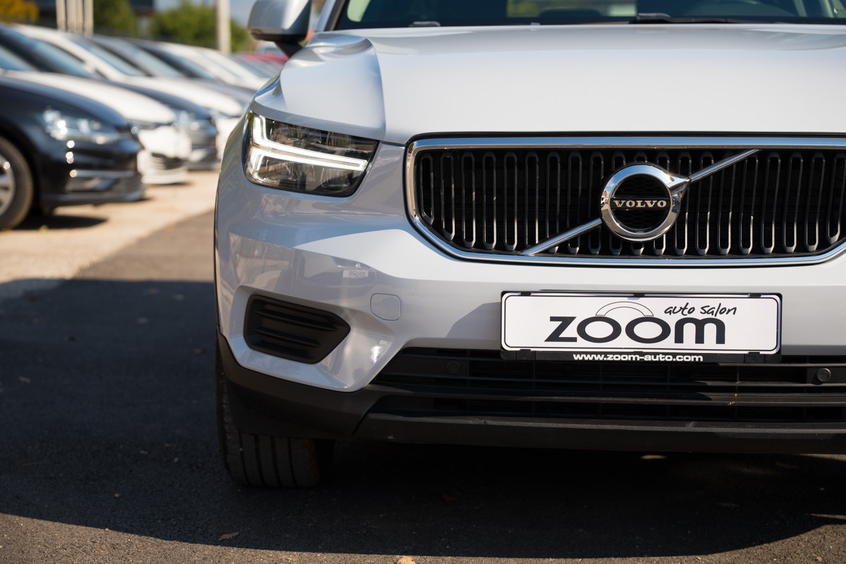 Volvo
 XC40 2.0 D