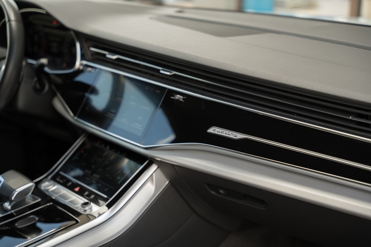 Audi Q7
 3.0 TDI S line QUATTRO
