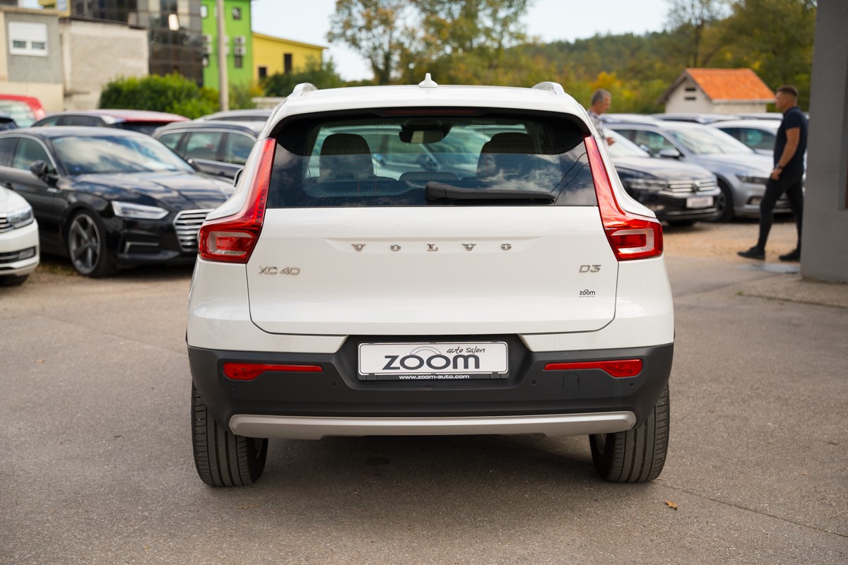Volvo
 XC40 2.0 D