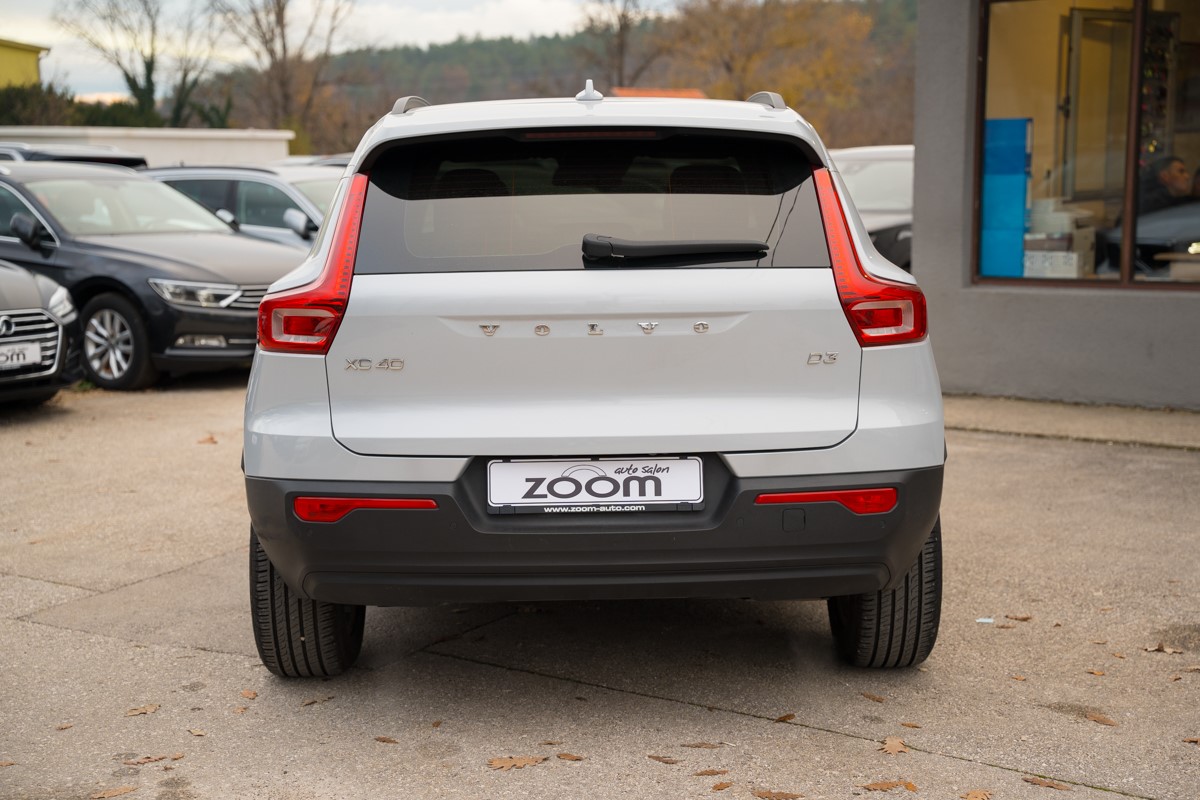 Volvo
 XC40 2.0 D D3
