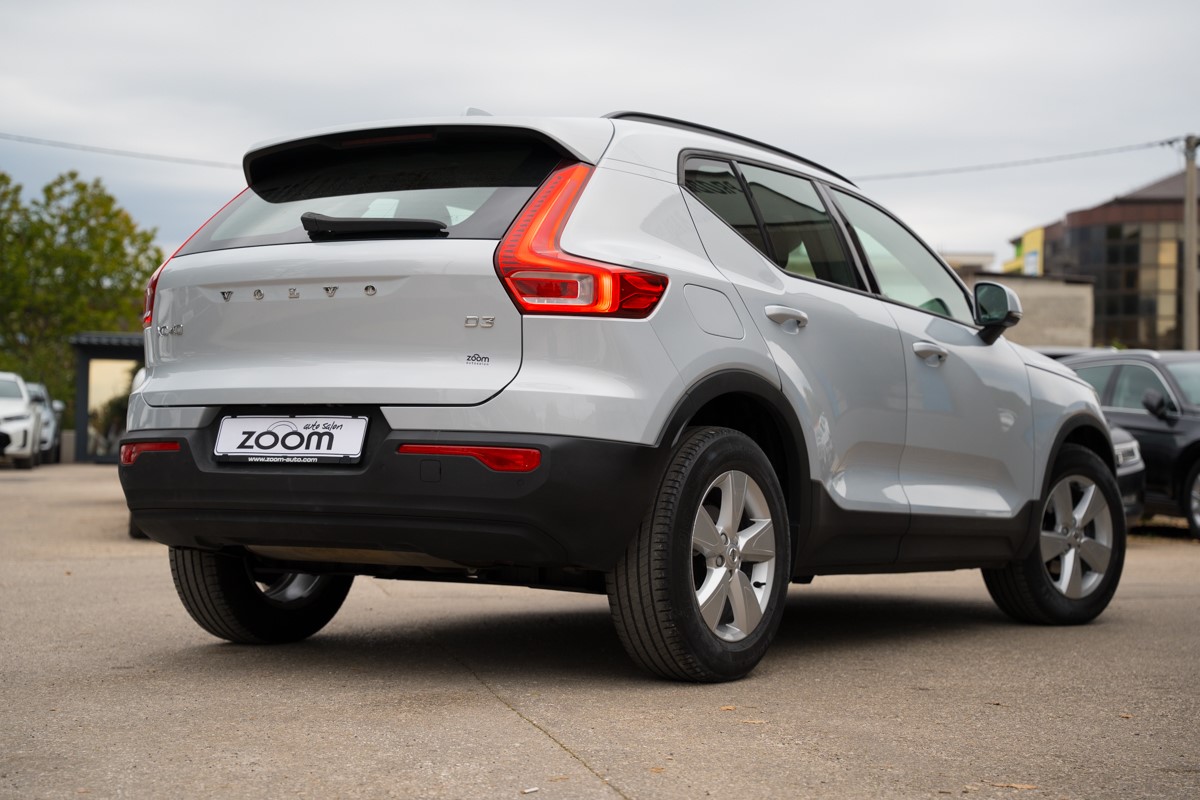 Volvo
 XC40 2.0 D D3