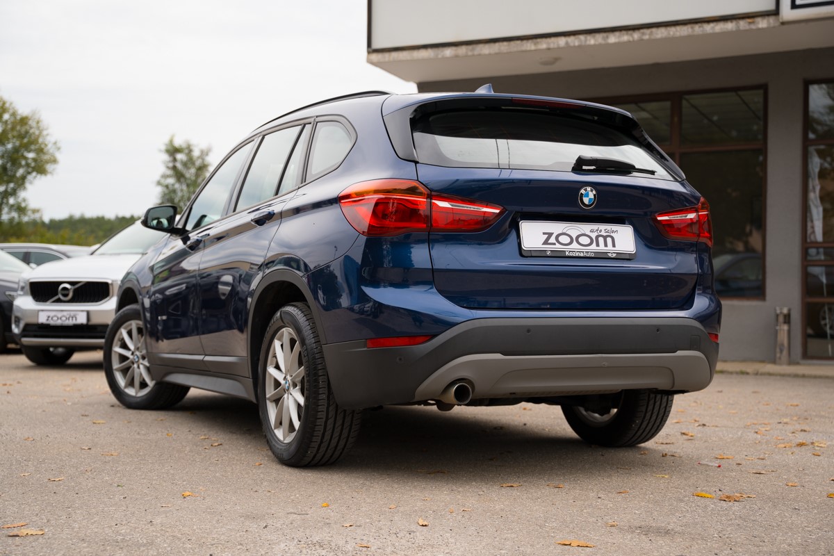 BMW
 X1 18D XDrive