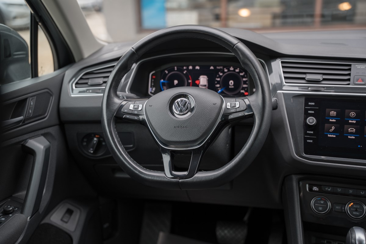 Volkswagen Tiguan
 2.0 TDI DSG 4MOTION