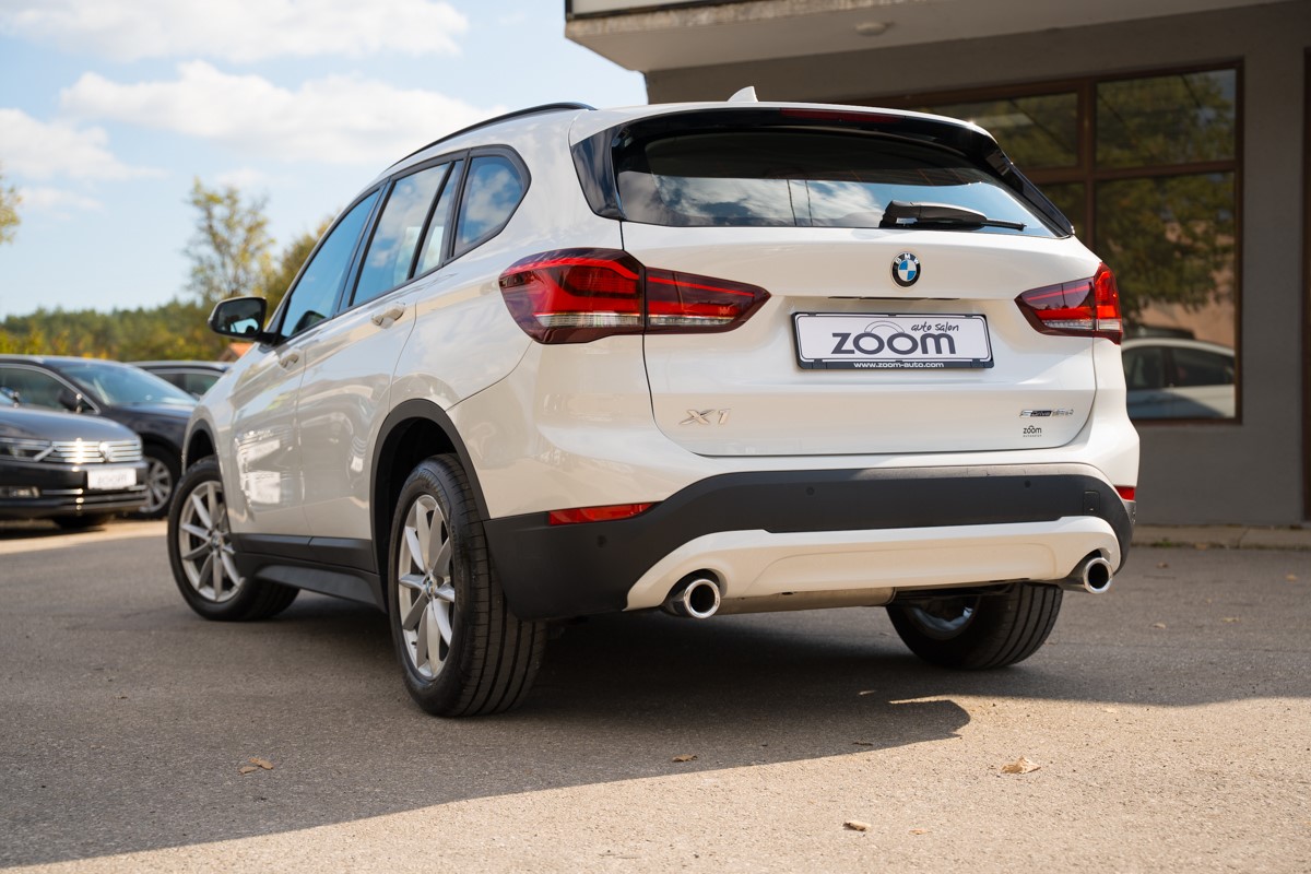 BMW
 X1 18 D sDrive